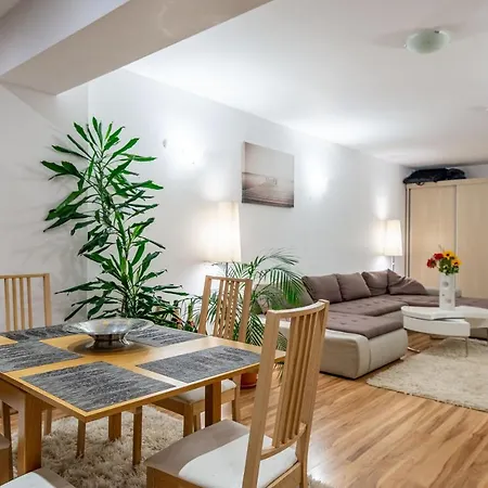 Luxury Two Room Apartment In The Heart Of Bucharest Apartman Bukarest